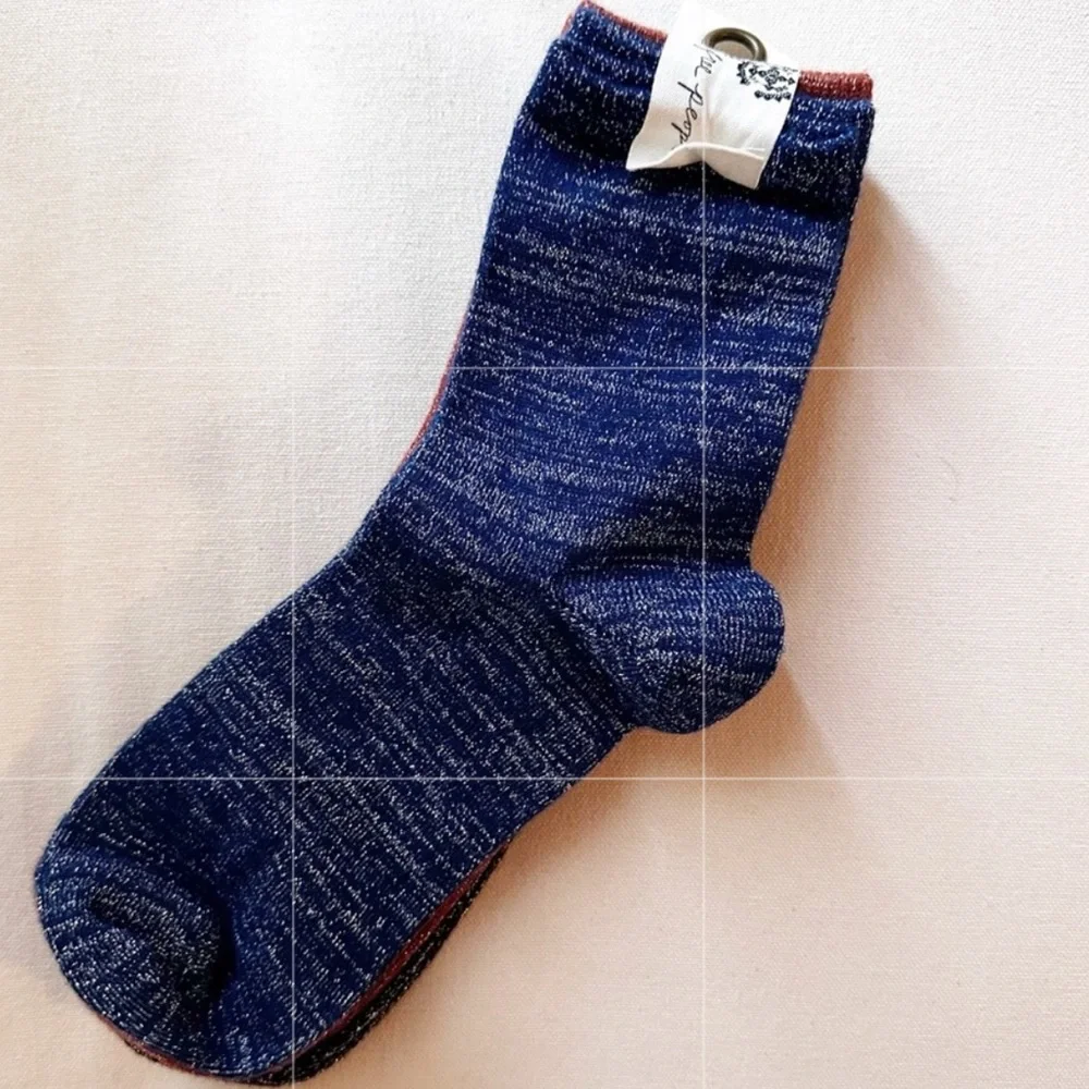 NEW FREE PEOPLE Light Blue pastel Lurex Crew Socks Women’s NWT new in package